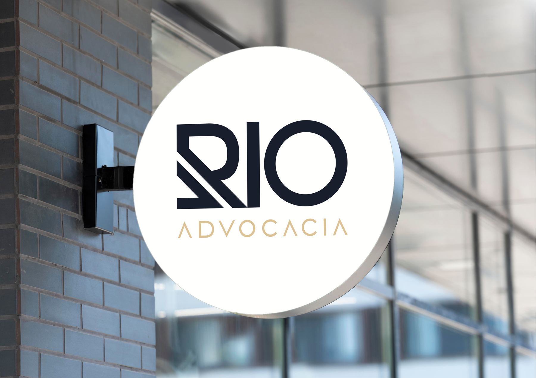 Rio Advocacia — Placa de fachada iluminada
